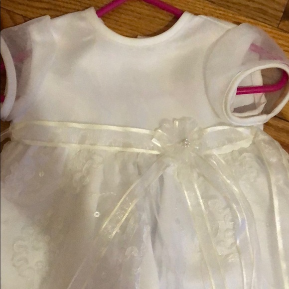 Christening dress used just once 6-9 months - Picture 3 of 3